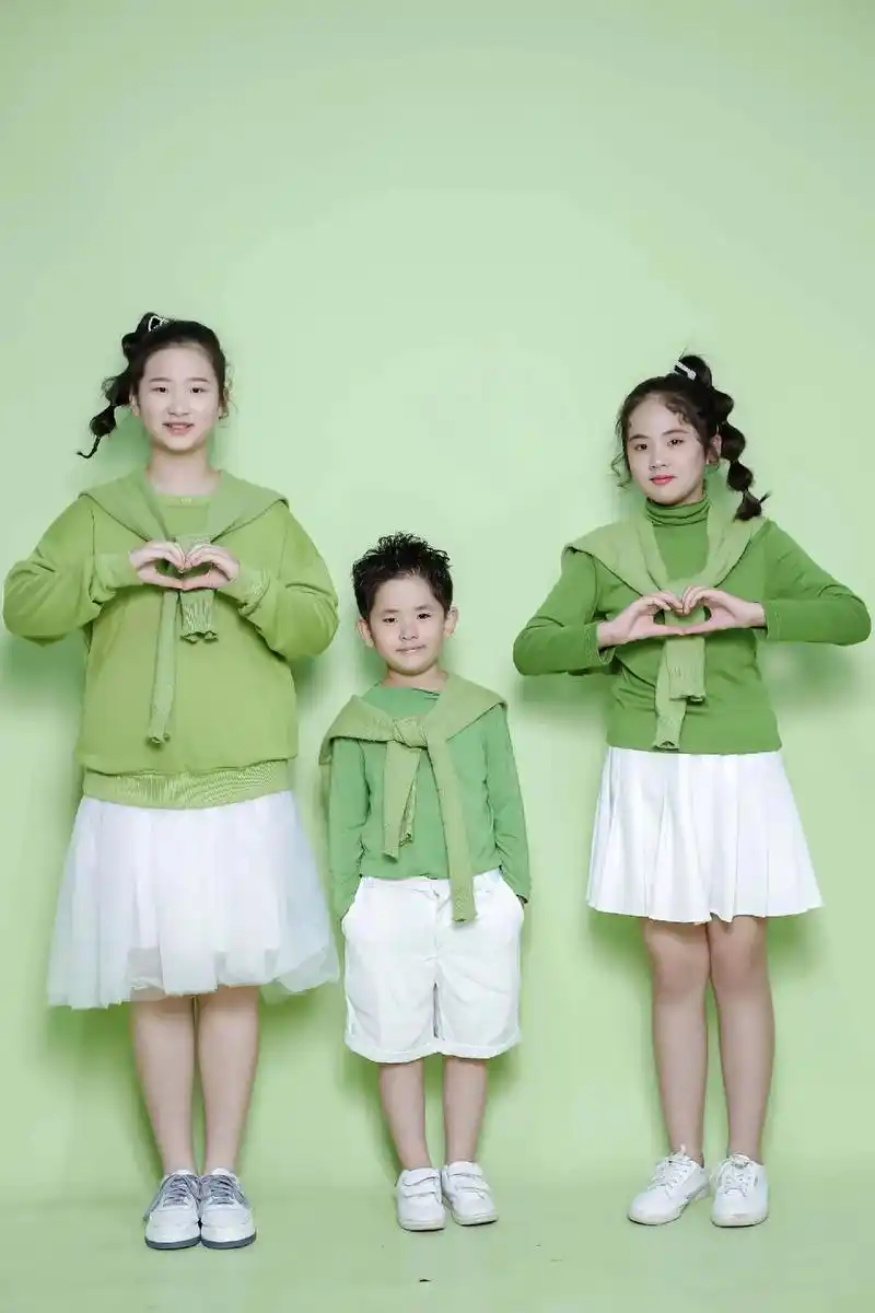 三个小家伙的写真,拍的不错#家有儿女#快乐童年 - 抖音