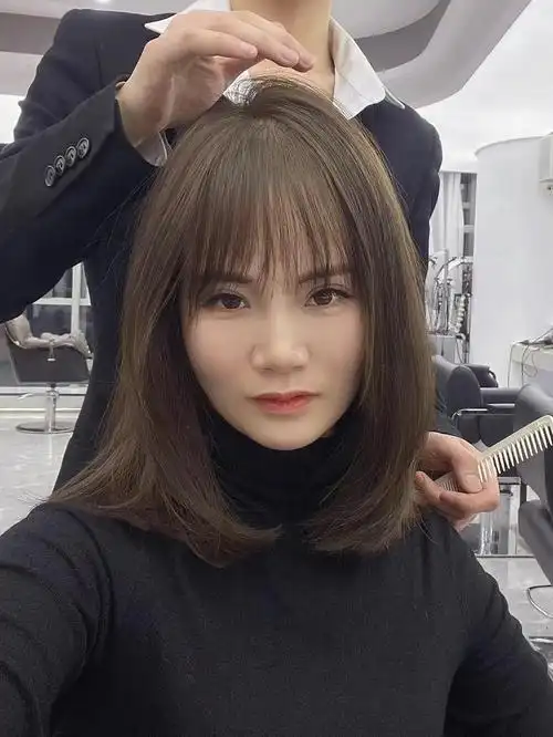 蓬松又气质简约好打理的中长锁骨发