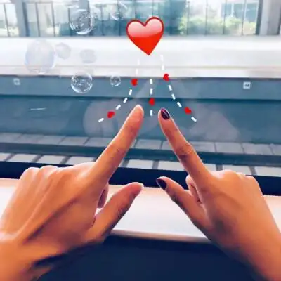 手情侣比心姿势