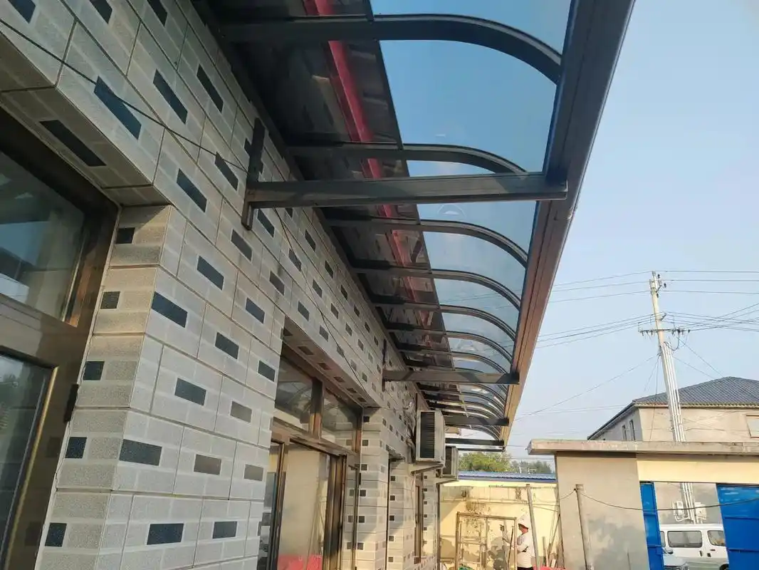 铝合金雨棚厂家雨棚安装完工客户非常满