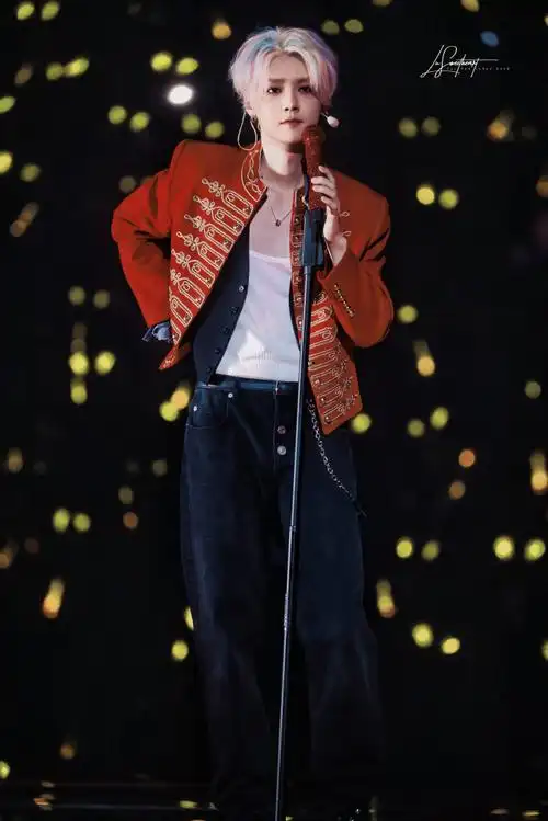 鹿晗πday演唱会 | 北京】舞台为我升起 而我只为你@m鹿m