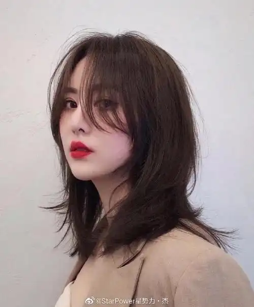 八字刘海搭锁骨发. 女生中短发首. 来自mjhairsalonjay - 微博