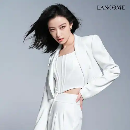 倪妮演绎三种不同风格的时尚造型酷飒优雅清新造型