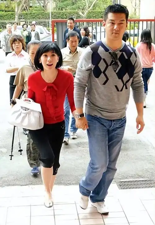 孙志浩为争孩子抚养权与前妻贾静雯闹官司现再婚一家幸福