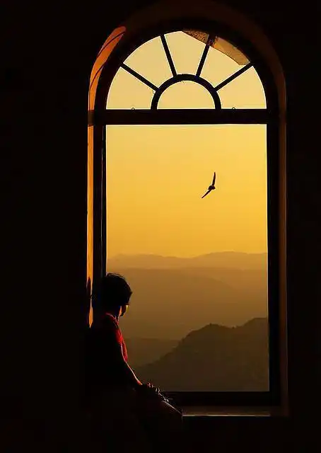 我经常想着总是逃离,一个人的安静,真的很好,寂寞是一种美丽,孤独是一