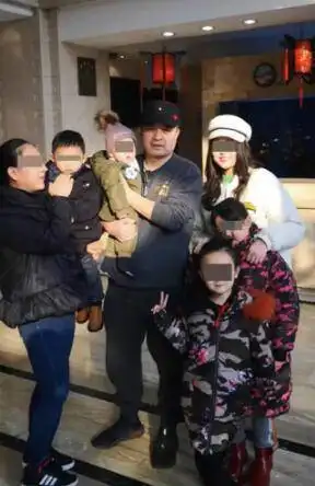 老来得子?60岁毕福剑被曝生下二胎儿子正脸曝光