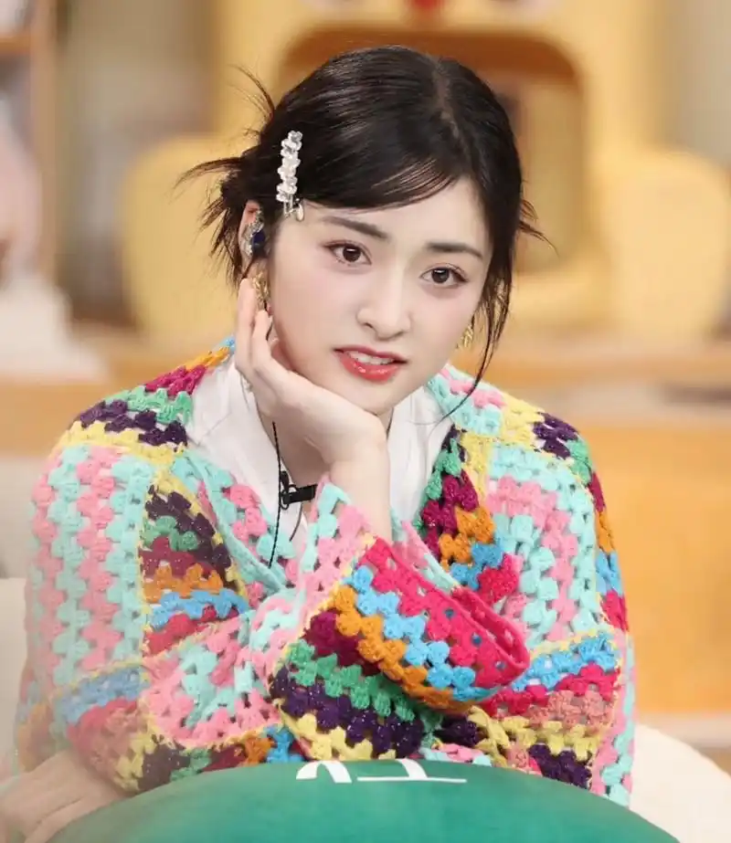 这个发型好适合沈月,好日系少女呀