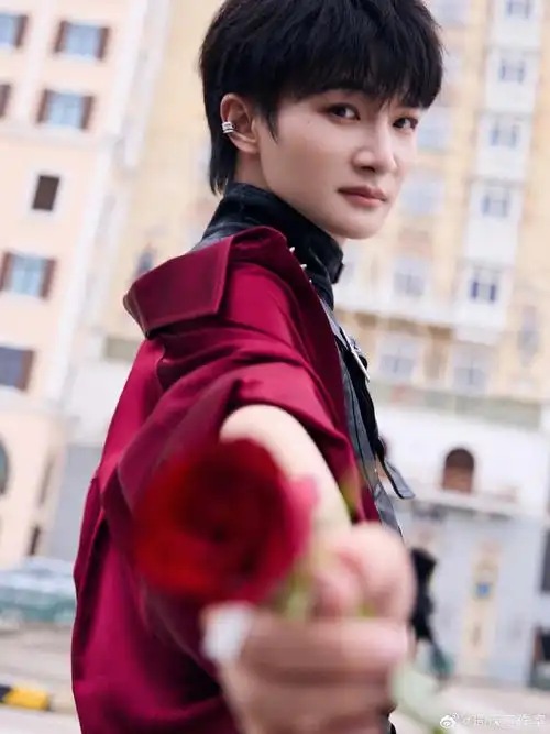 周深生日大片##周深新专辑反深代词