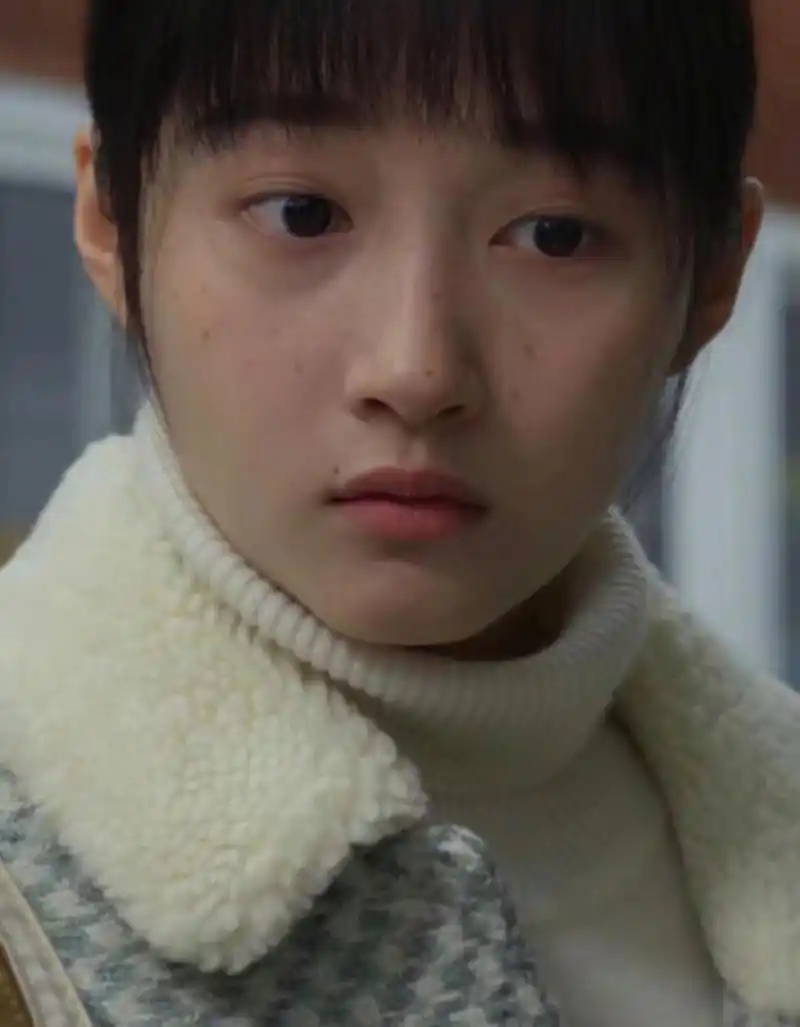 关晓彤素颜状态,脸上的雀斑好密集啊 676767