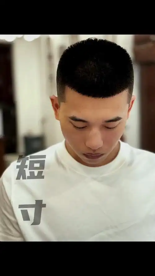 六毫米,九毫米,十二毫米四种长度,第一次剪寸头推荐九毫米,比较容易