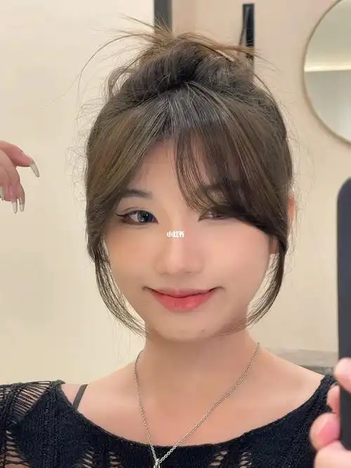 01呜呜呜剪完这个刘海出门被好多人夸