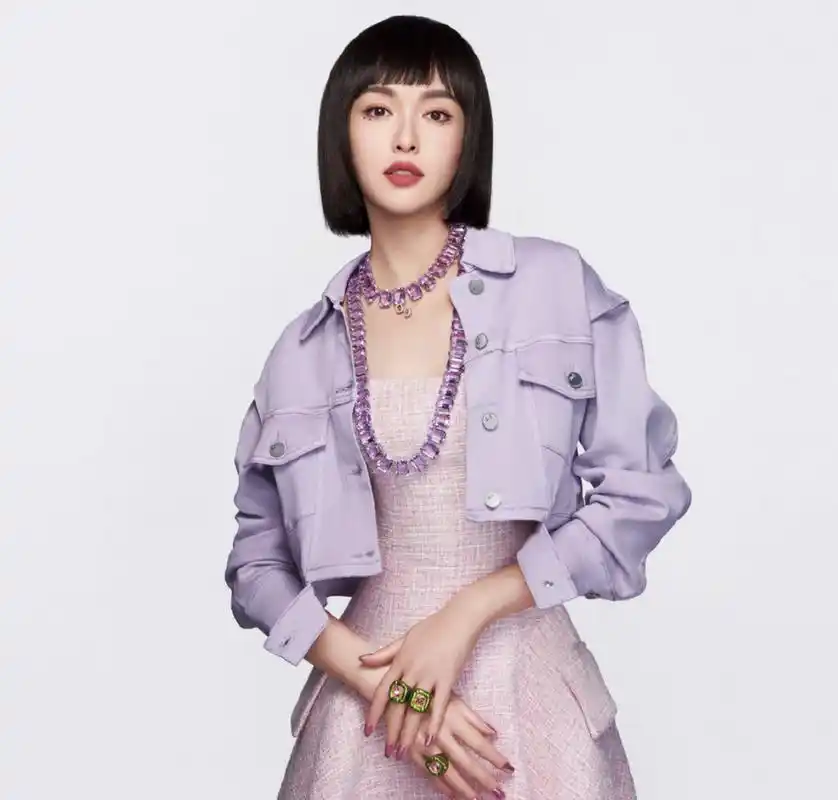 唐嫣短发新造型曝光 青春灵动俏皮可爱