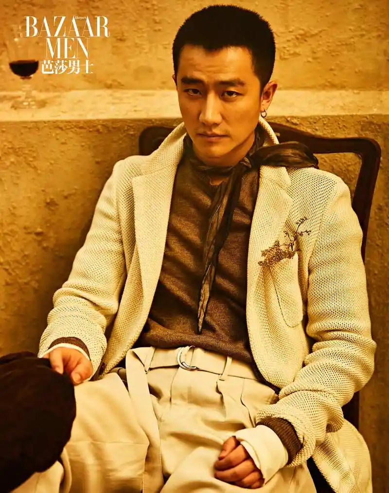 黄轩诗意再登芭莎男士油画质感大片翩然优雅