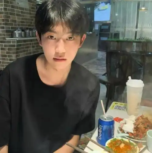 真人男生头像 | 高清男头 | 素质拿图