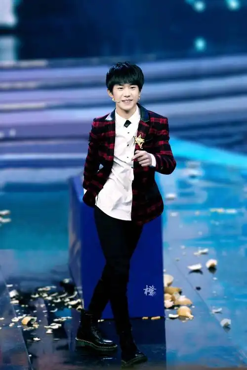 易烊千玺 #舞蹈担当易烊千玺 #tfboys 王牌对王牌花絮 高清 帅气靠