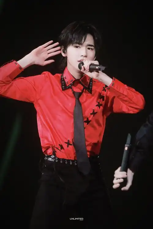 宋亚轩超话90#宋亚轩 心动无限#201220 | 腾讯星光大赏端午安康93