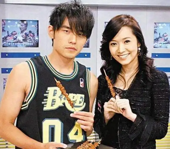 周杰伦的成长史:和2个女人告别,为何最后选了昆凌?