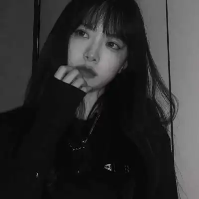 黑白女头高冷意境丧侧脸_女生头像_我要个性网