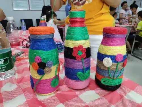 凹背社区居委会活力资金项目手工制作之创意牛奶瓶/矿泉水瓶活动