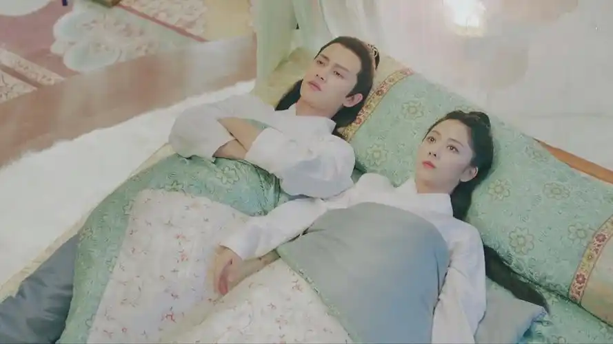 《锦衣之下》壁纸陆绎/任嘉伦袁今夏/谭松韵自截自修