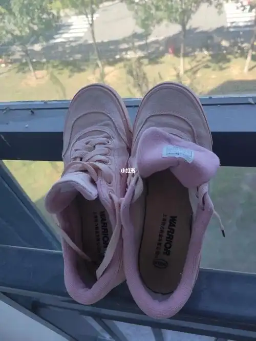 下雨天淌水之后鞋子臭掉了咋办呀