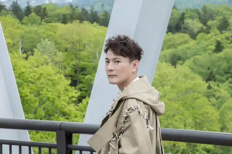 我翻过了山海,发现你一直在等待_张信哲