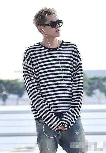 吴亦凡现身韩国机场飞赴东京电影节 被粉丝围堵仍旧高冷范【组图】