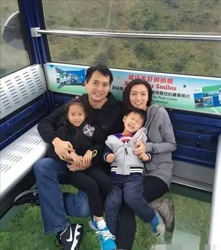 她是亚姐季军,被命理师预言婚姻稳定,丈夫6间铺低调肯干还专一