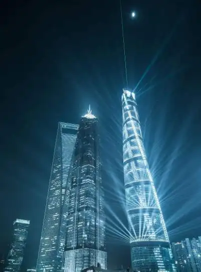 中国最高的大楼632米造价148亿也是世界第二高楼