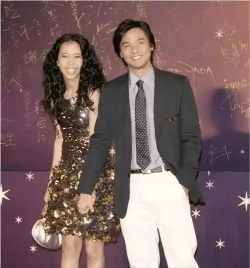 炸裂了!48岁舒淇办结婚纪念日,现场鲜花簇拥超浪漫,照片全曝光