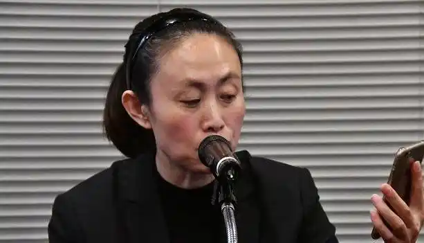 江歌母亲投诉作家陈岚获网友支持,网友嘲讽陈岚:丑人多作怪!