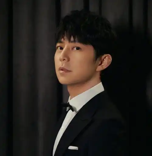 娱乐圈的人走茶凉在49岁的何炅身上体现得淋漓尽致