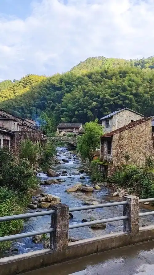 山中人家美景,石头村太漂亮了,你来过吗?