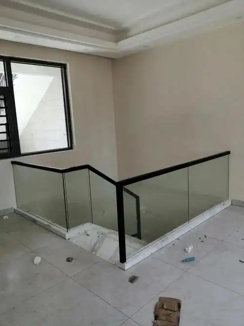 玻璃护栏楼梯扶手栏杆u型地埋槽钢玻璃卡槽预埋阳台轨道工程无框飞昂