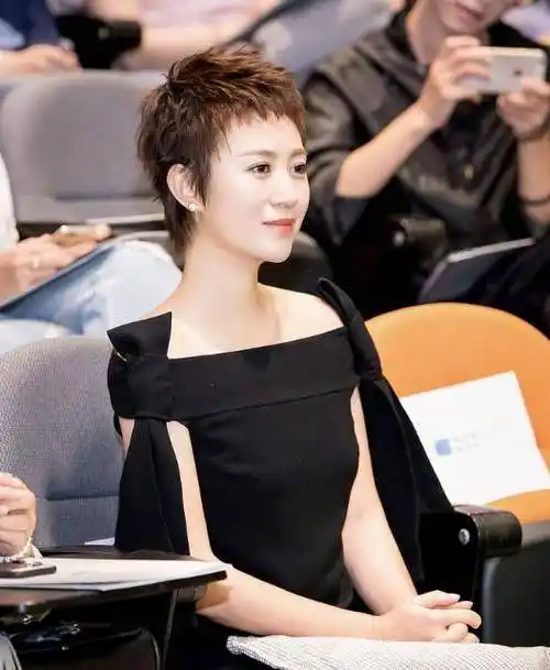 原创有一种整容叫马丽长发37岁嫩回18岁难怪能嫁给小鲜肉