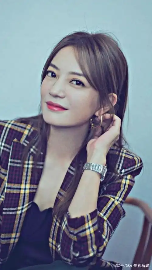 赵薇时尚唯美写真照,魅力十足