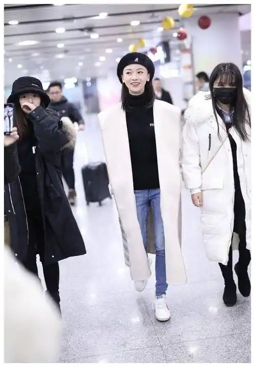 因为自己吴谨言的身高和体重比较低,对吴谨言的身体说hi也没有肉感