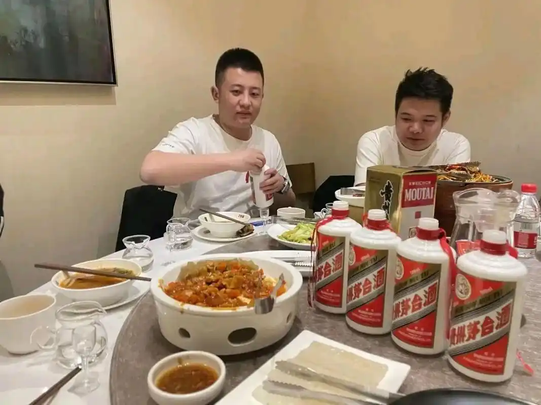 男人注意: 想要混的好,陪领导喝酒应酬时一定要牢记这6条,越早知道