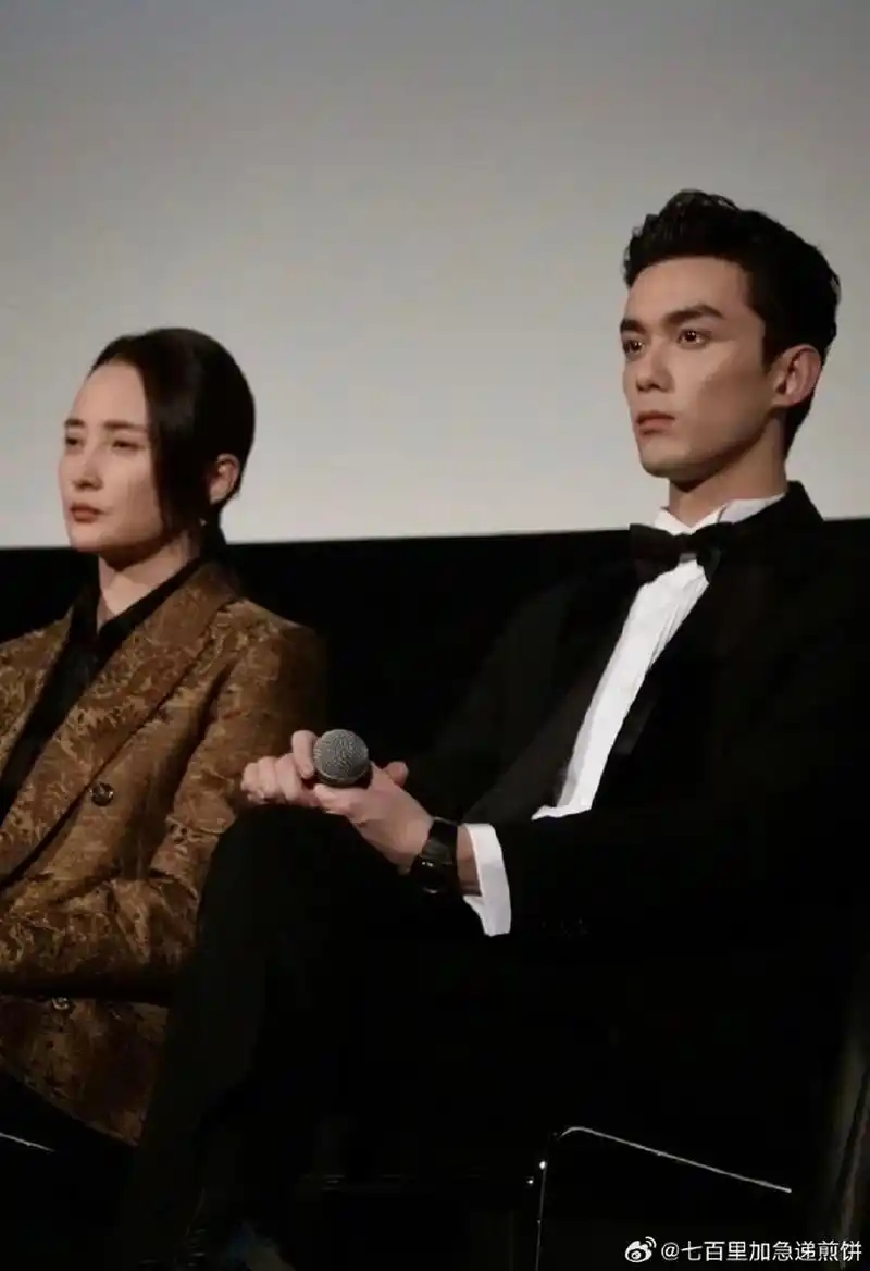 霸道总裁范的吴磊帅到我了,曾经的小屁孩红孩儿如今长成大人了.