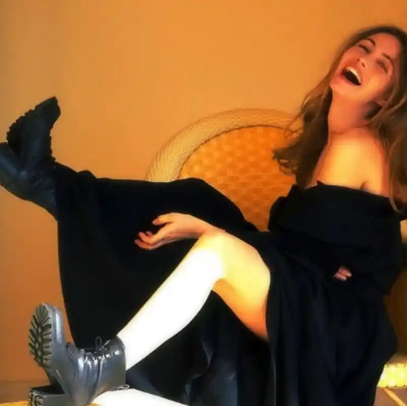 "美丽坏女人"艾曼纽为艺术献身的电影合集