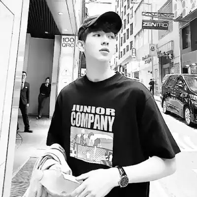 头像男ins高级质感黑白帅气图片