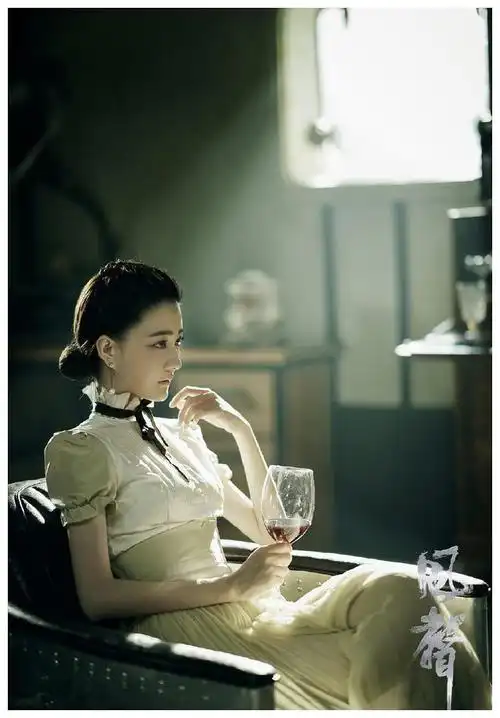 风声徐璐文咏珊同框比美一个洋装一个旗袍谁赢了