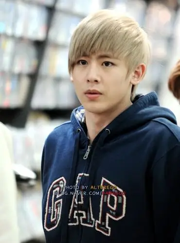 这种发型6—7厘米的头发可以去剪了吗