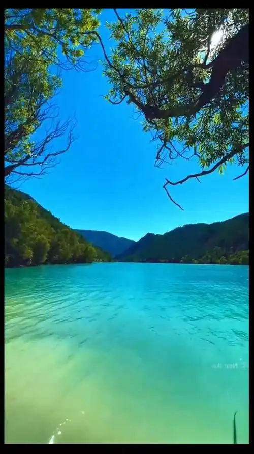 欣赏治愈风景:天然氧吧碧水蓝天山水如画蓝色治愈系