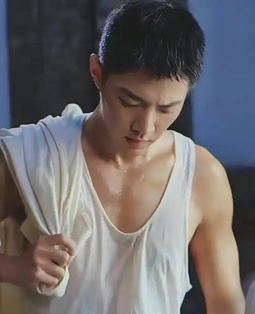 肖战晒肌肉,一小时突破300万赞,粉丝表示激动得睡不着觉_宣传_安利