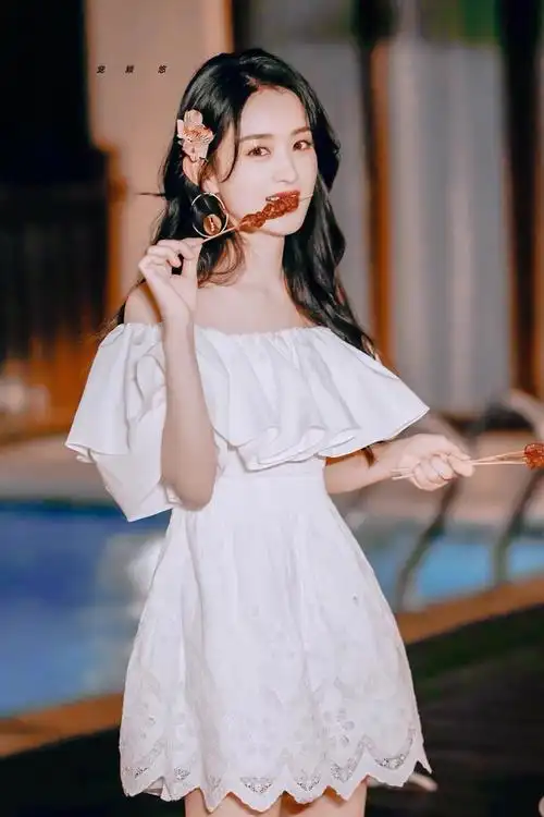 明星赵丽颖同款白色连衣裙女夏季一字肩超仙甜美收腰气质显瘦裙子