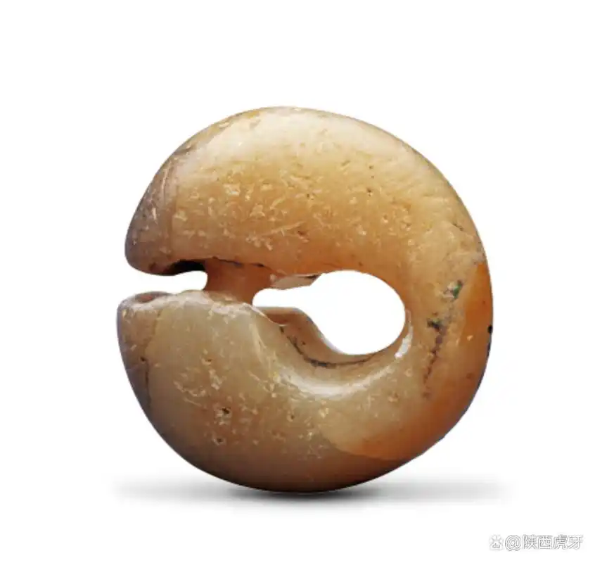 河姆渡文化 · 玉玦,浙江省博物馆藏