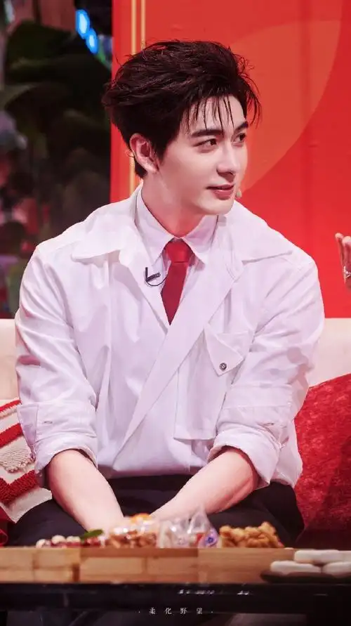 陈星旭西装霸总跳科目三