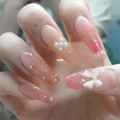 长指甲真的好漂亮哦