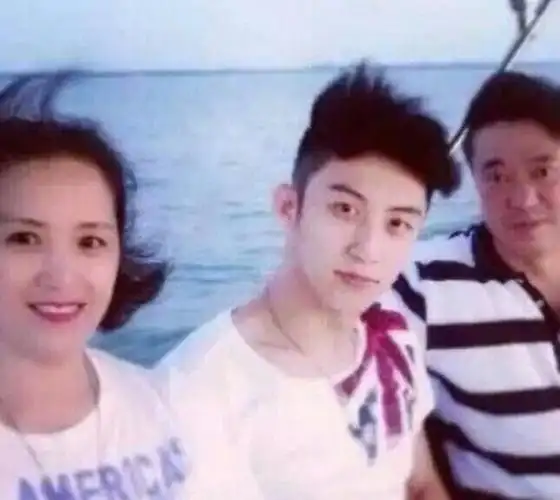 黄景瑜 一家三口